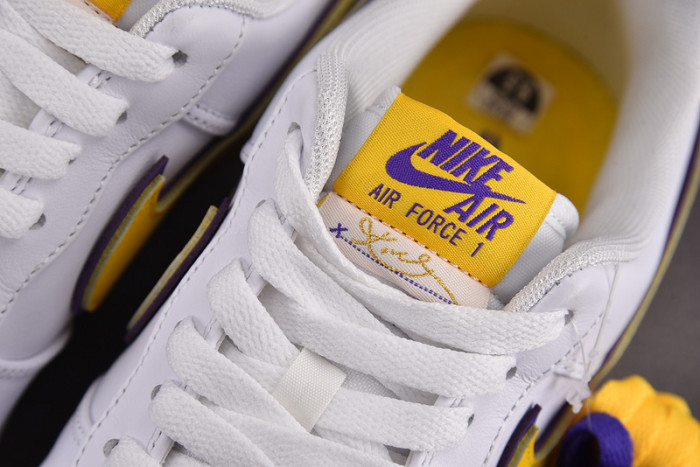 Nike Air Force 1 x Kobe Retro QS  FZ1151-100
