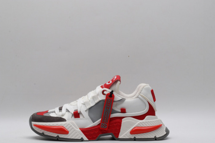 DG SNEAKERS 052504