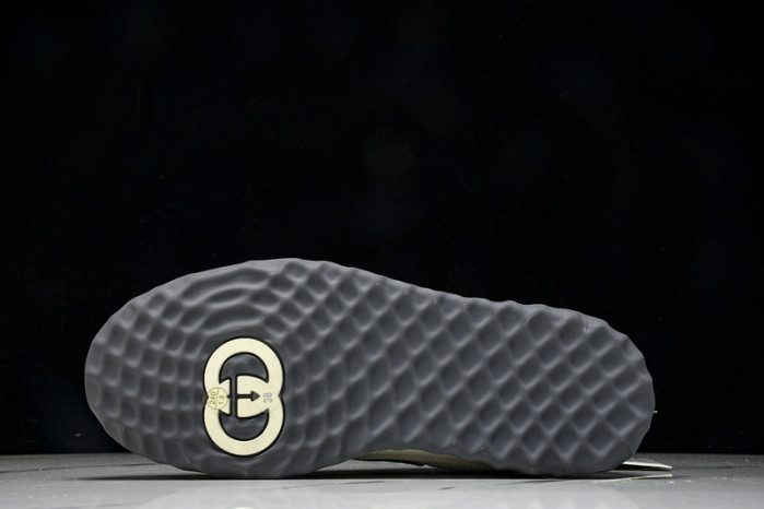 Gv*c sneaker