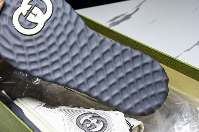 Gv*c sneaker