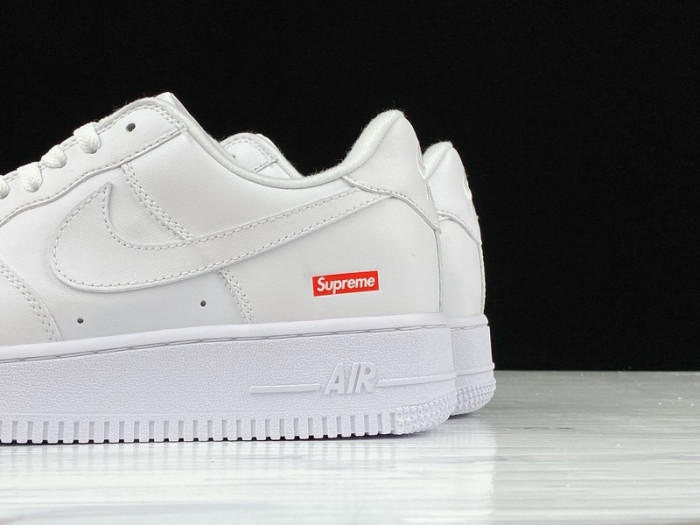 Svp*me x nike air force 1 cu9225-100
