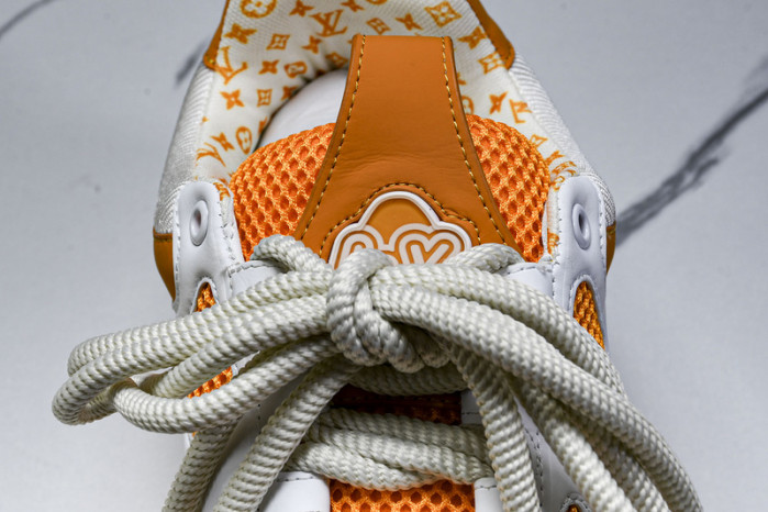 LV SNEAKER LOW 012402