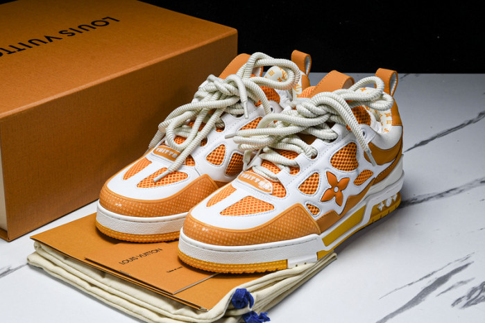 LV SNEAKER LOW 012402