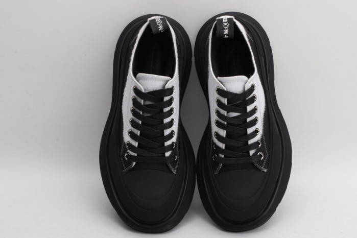 MQ Sneakers