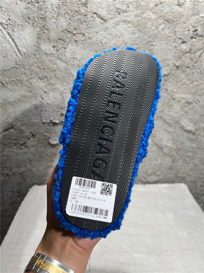 BLCG SLIPPERS