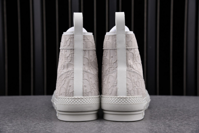 D10R B23 Oblique High Top Sneaker